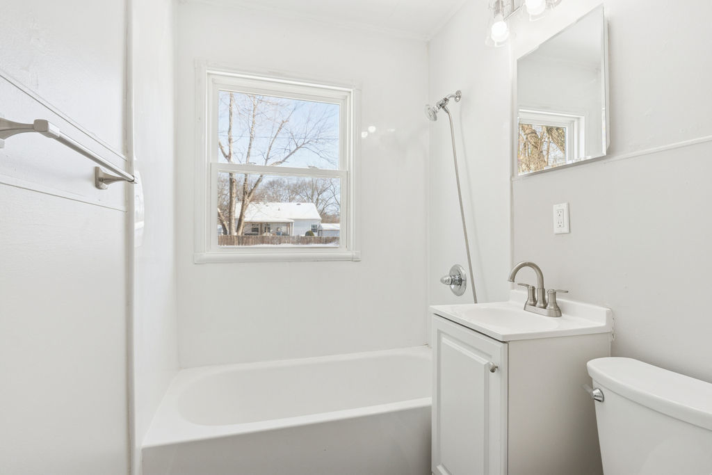 5216 N Roberts Road, Peoria Heights, IL 61616