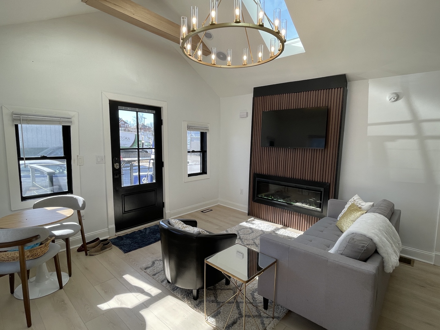 607 W Olive Street, Bloomington, IL 61701