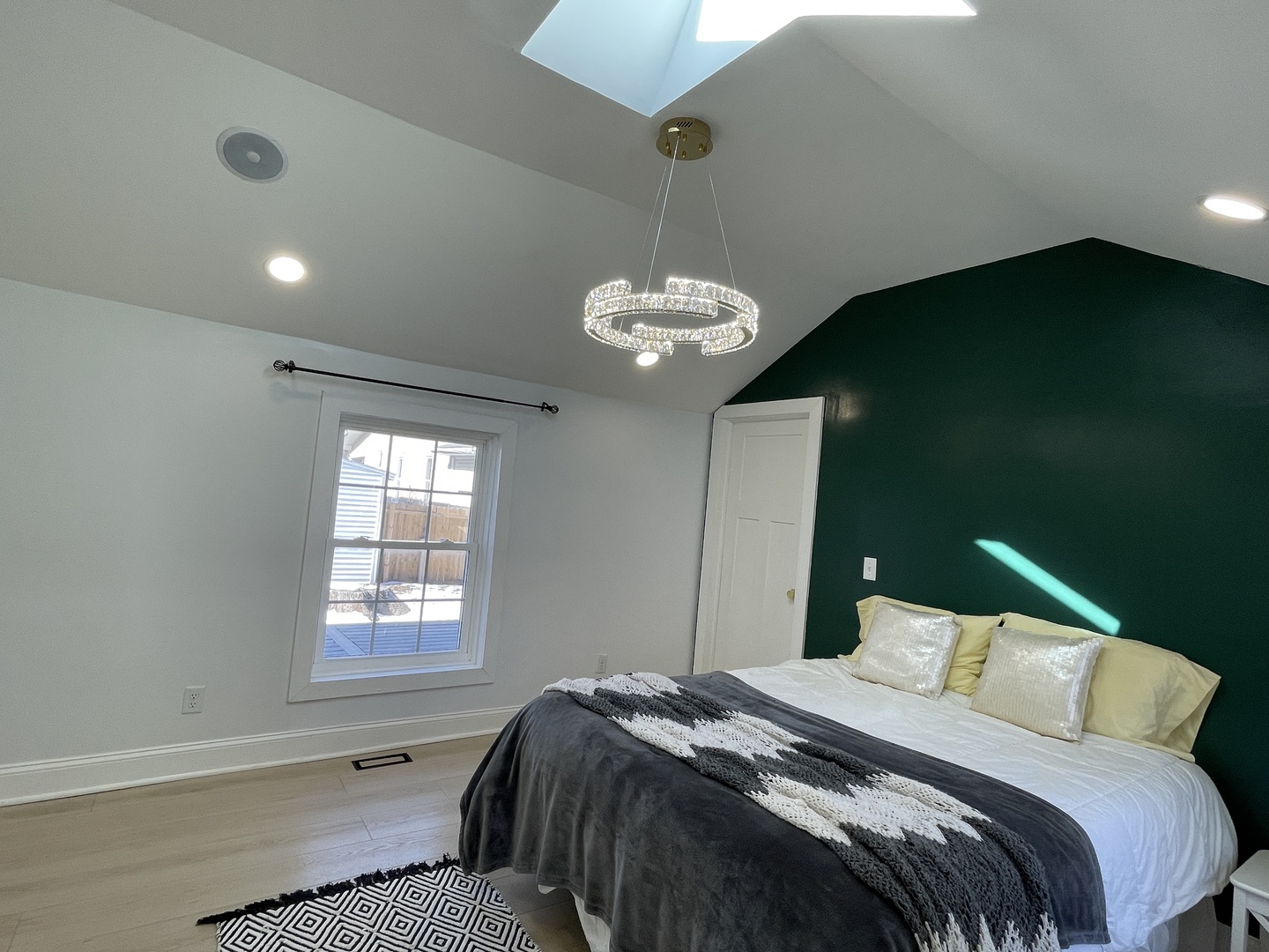 607 W Olive Street, Bloomington, IL 61701