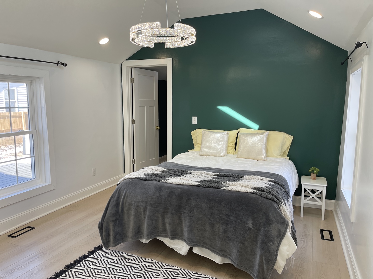 607 W Olive Street, Bloomington, IL 61701