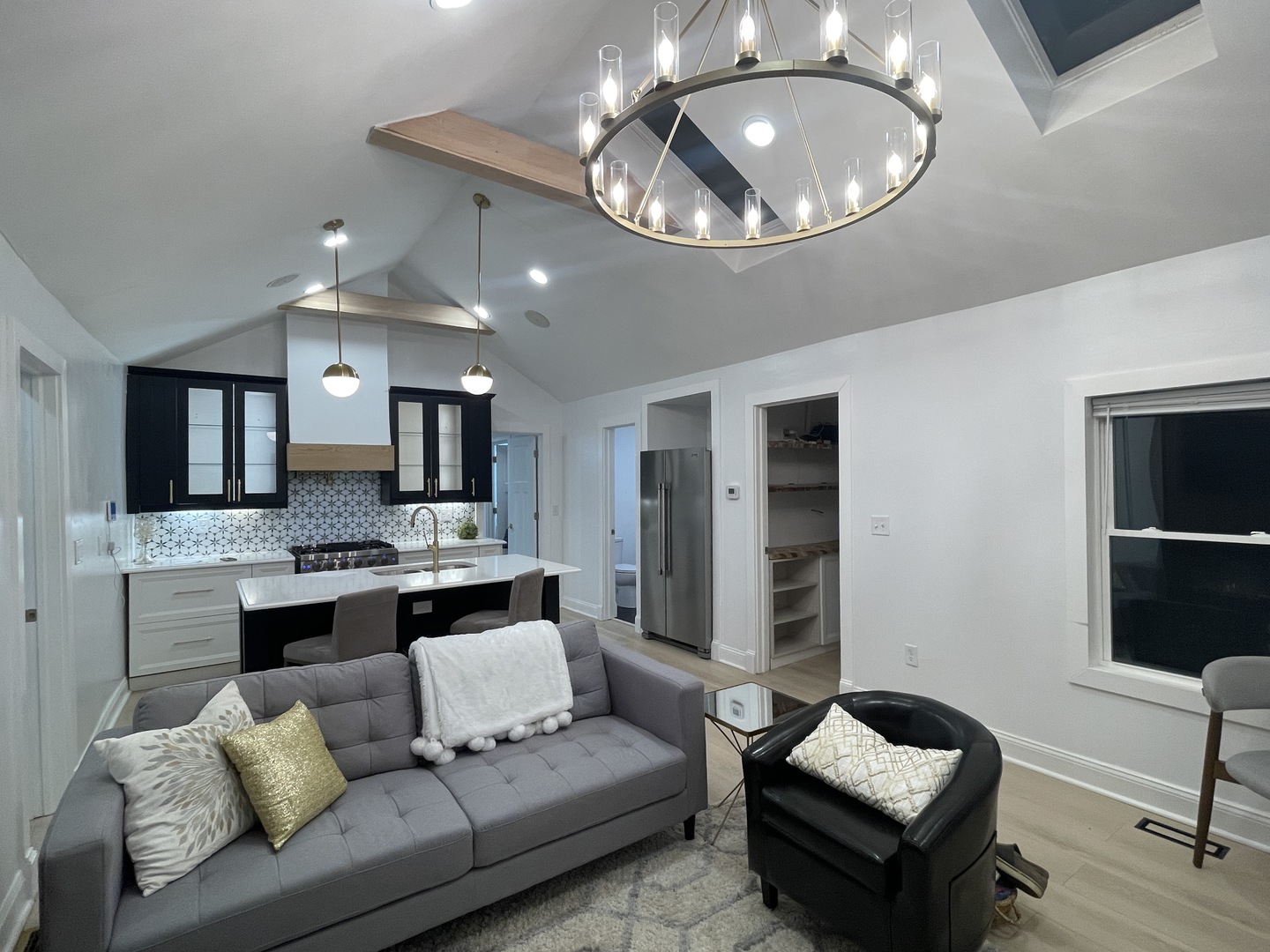 607 W Olive Street, Bloomington, IL 61701