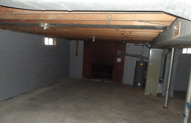 516 N John Street, Farmer City, IL 61842