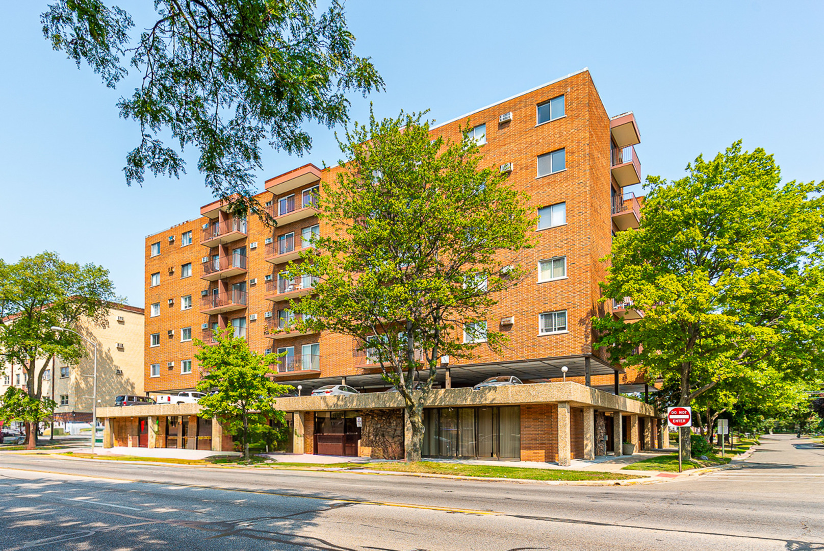 7830 W North Avenue #414, Elmwood Park, IL 60707
