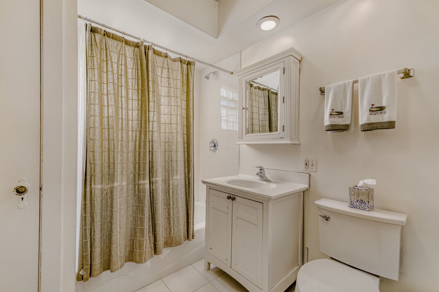 3333 S Emerald Avenue, Chicago, IL 60616