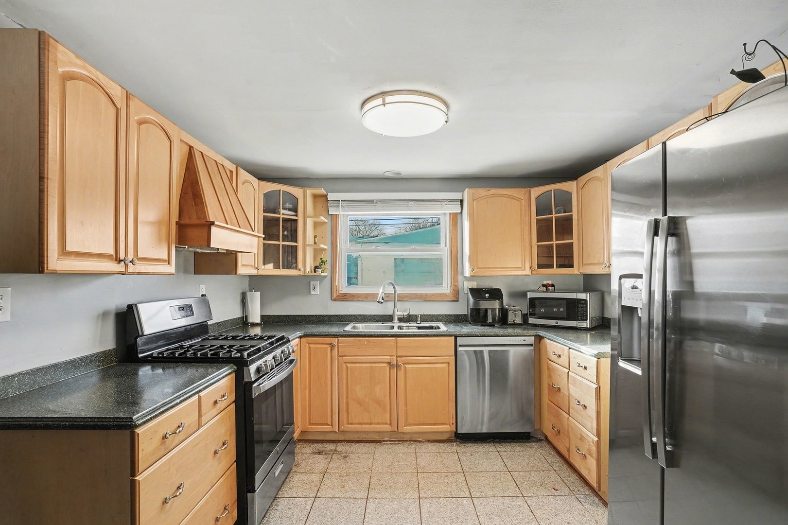 207 Seabury Road, Bolingbrook, IL 60440