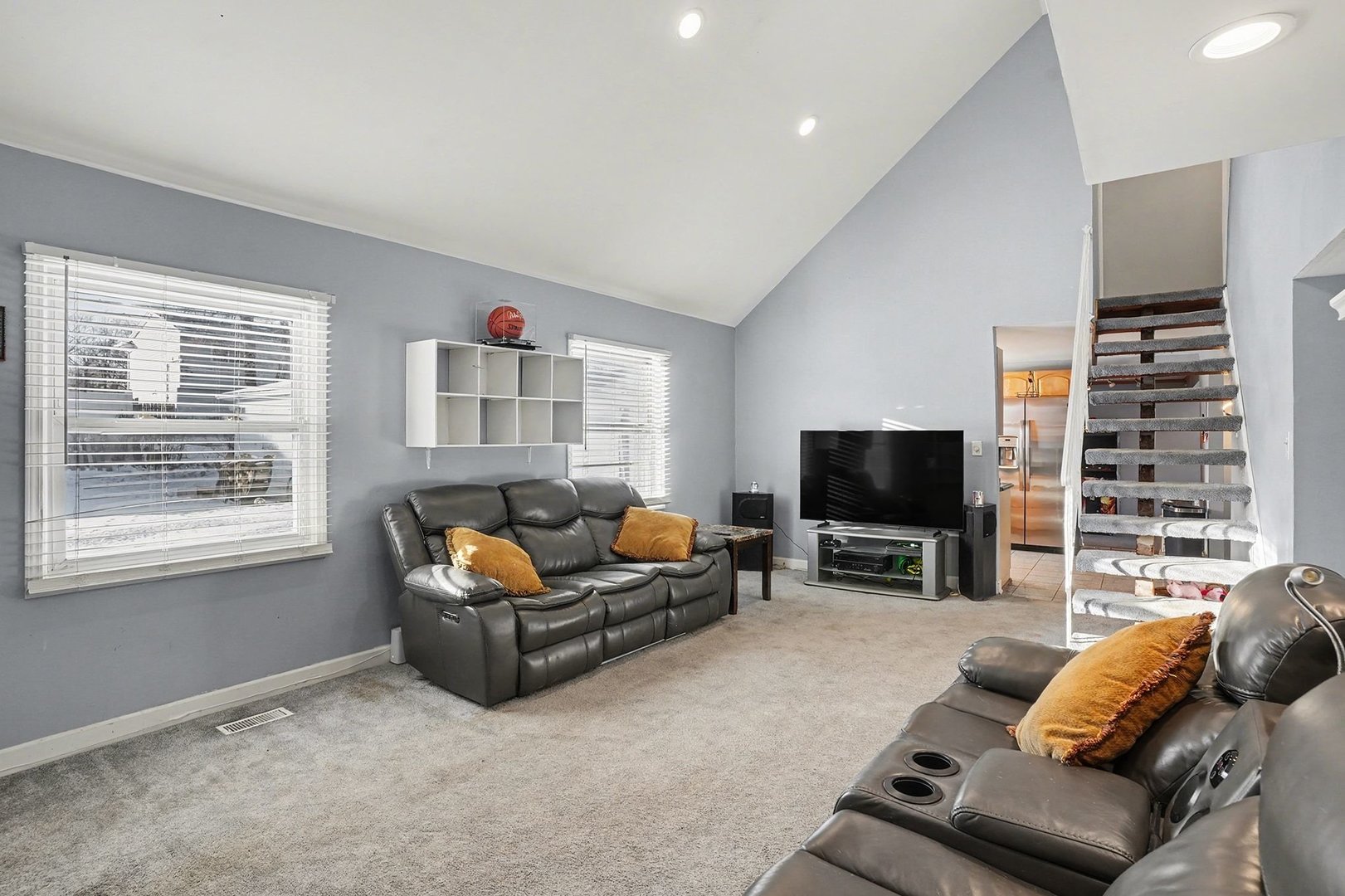 207 Seabury Road, Bolingbrook, IL 60440