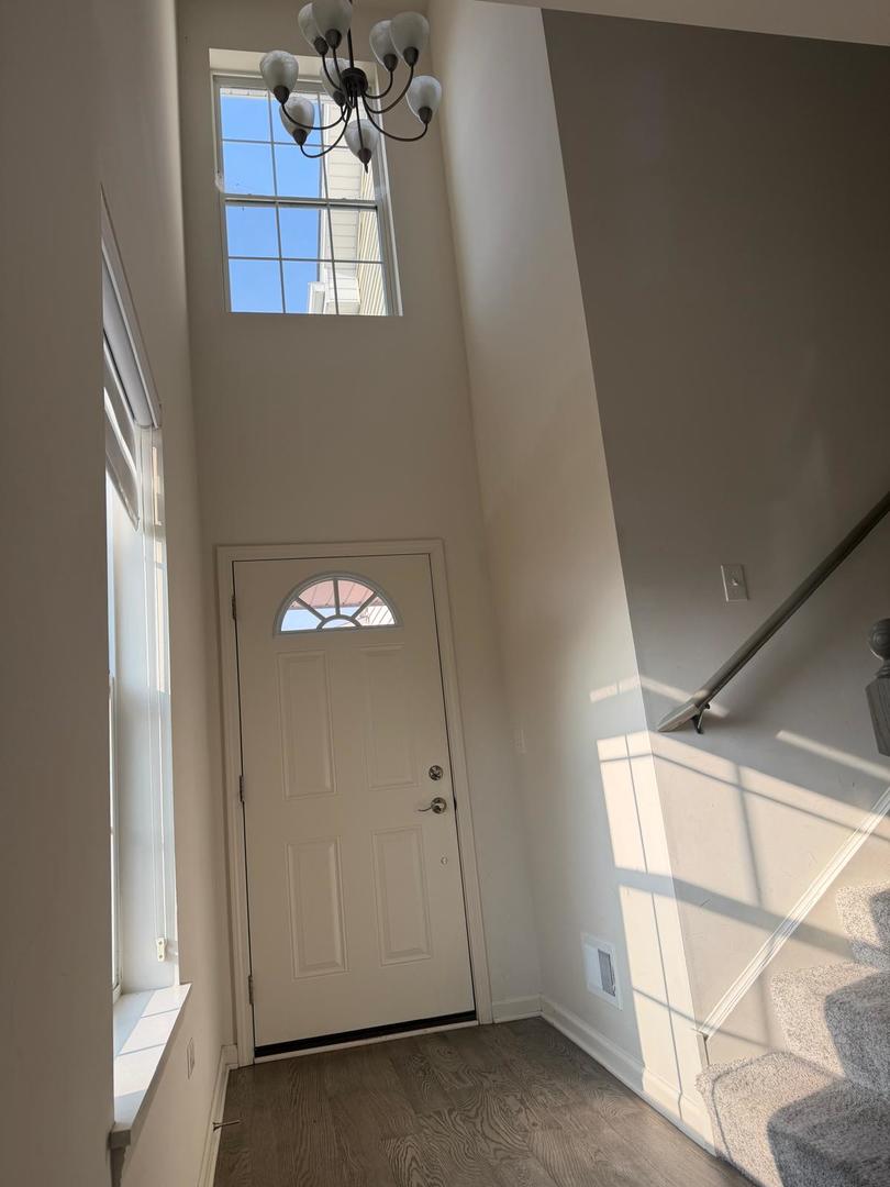 579 Bobby Ann Court, Roselle, IL 60172