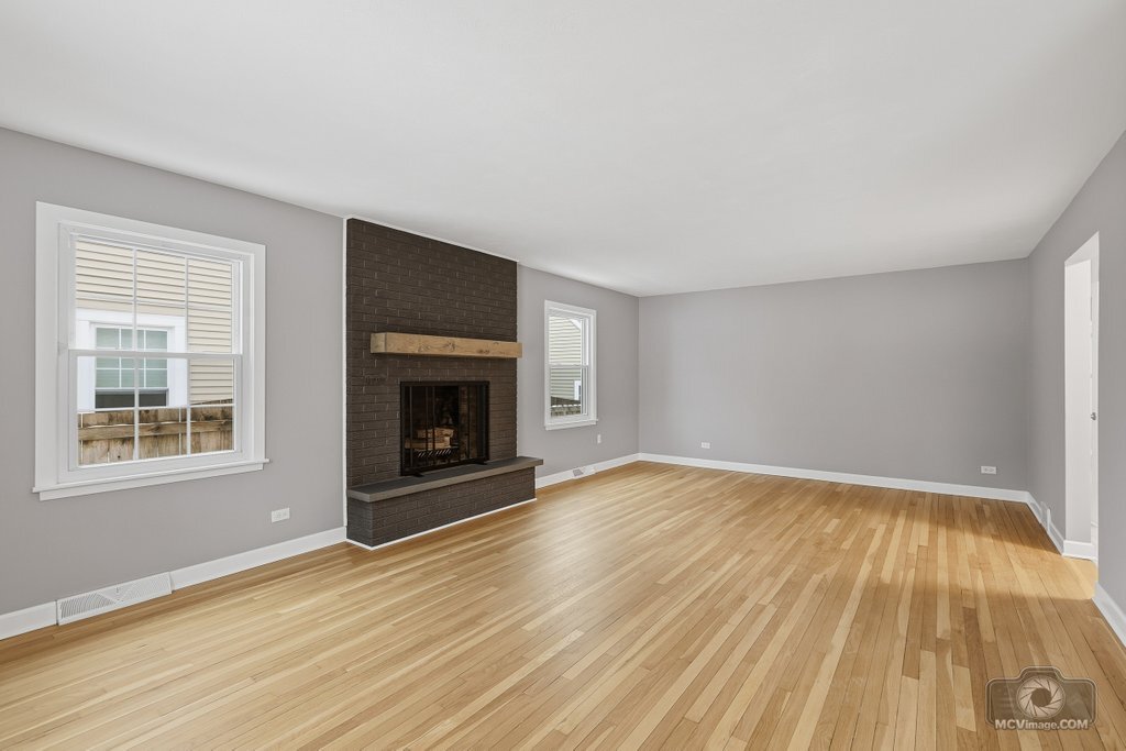 1017 N Main Street, Wheaton, IL 60187