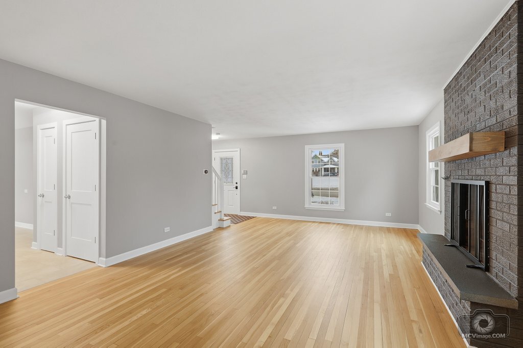 1017 N Main Street, Wheaton, IL 60187