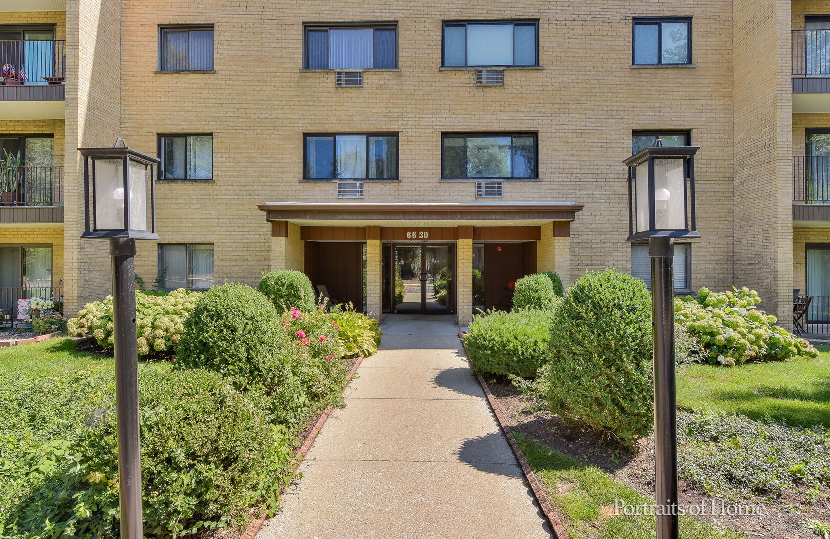 6630 S Brainard Avenue #203, Countryside, IL 60525