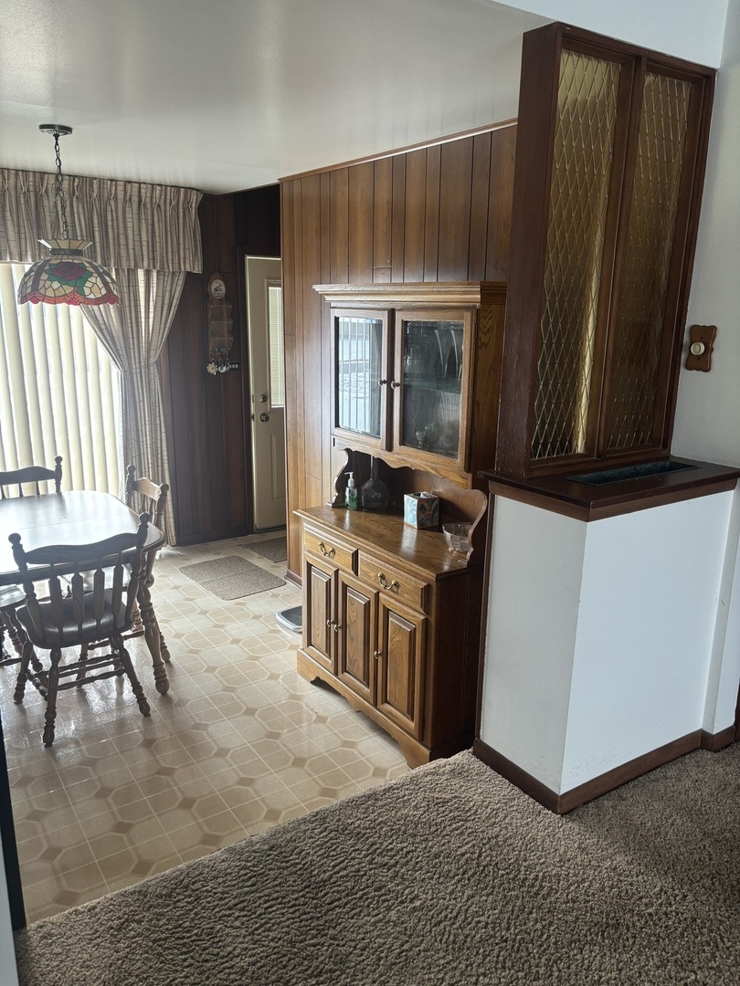 535 E 166th Place, South Holland, IL 60473