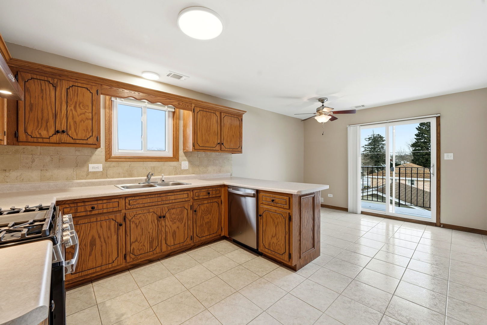 4311 N Grace Street #2, Schiller Park, IL 60176