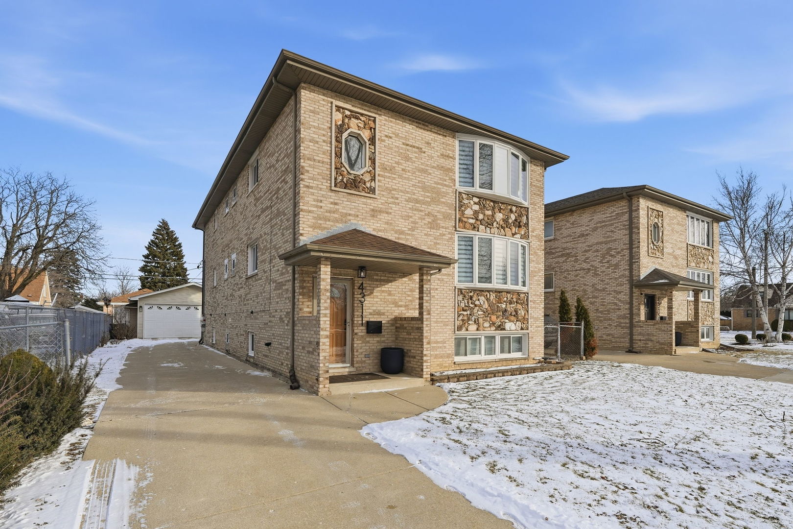 4311 N Grace Street #2, Schiller Park, IL 60176