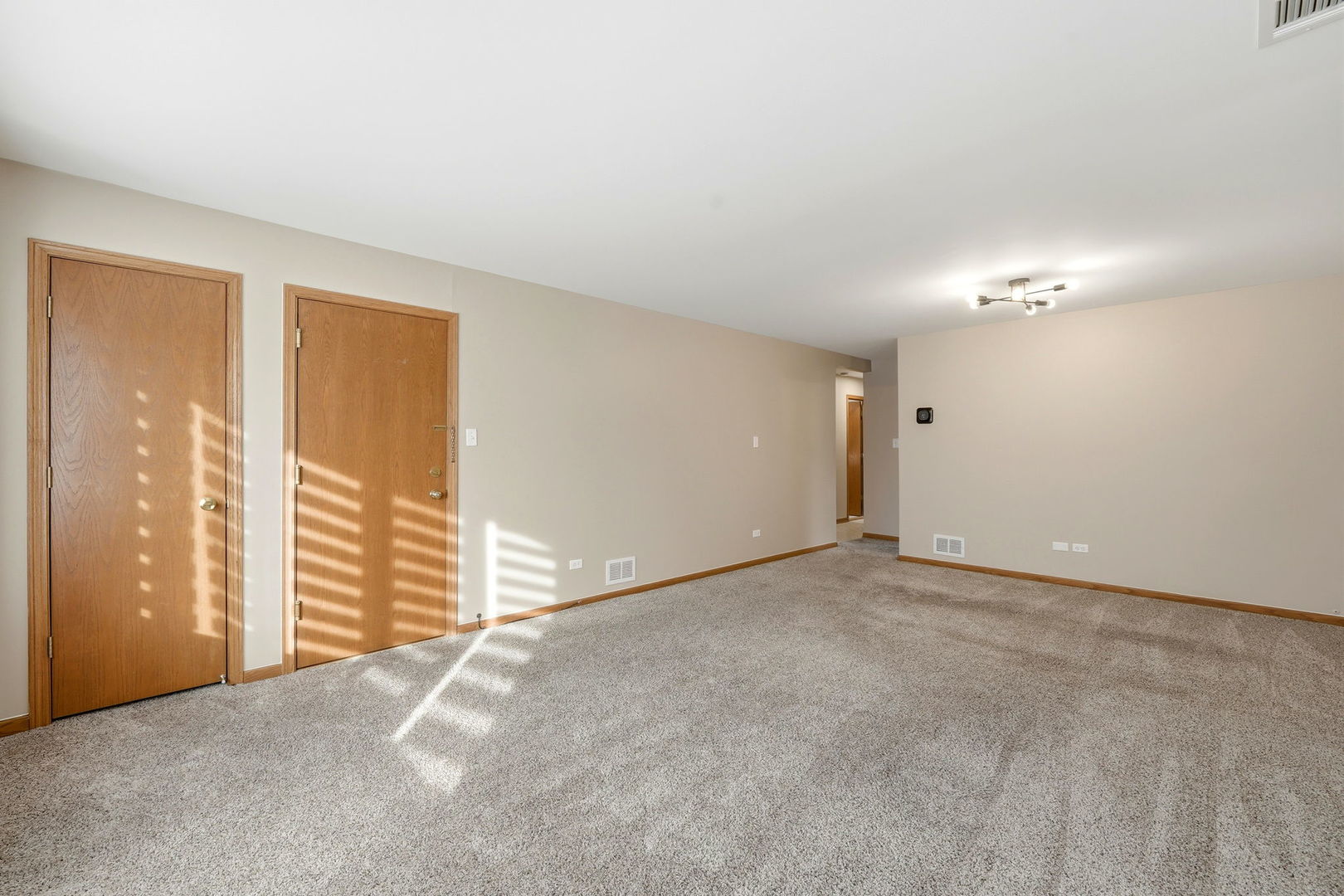 4311 N Grace Street #2, Schiller Park, IL 60176