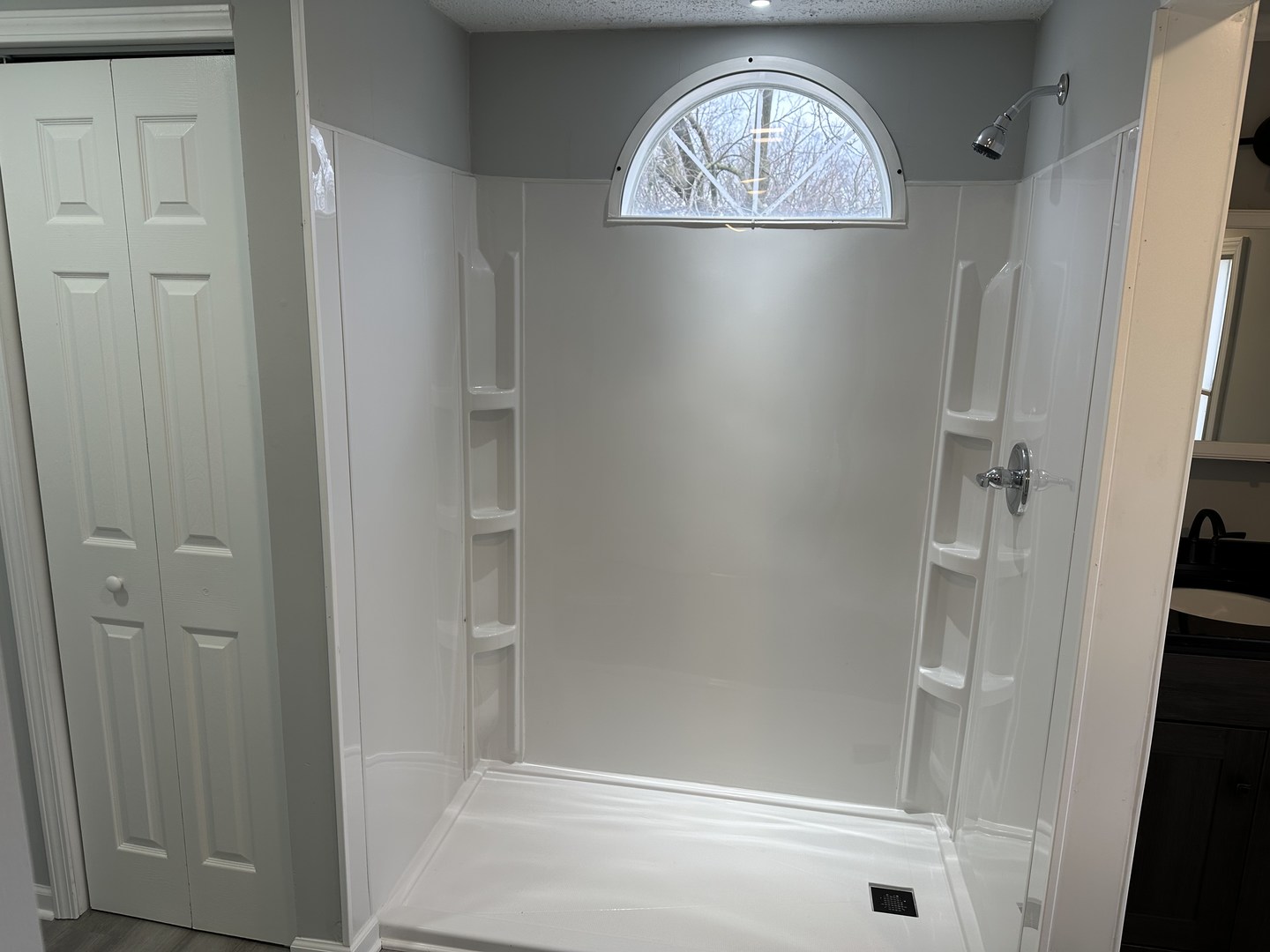 2464 E 29th Road #3, Seneca, IL 61360