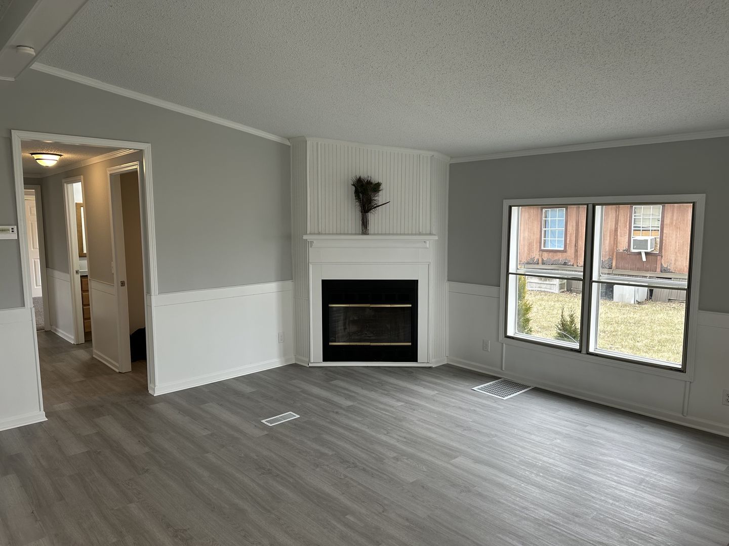 2464 E 29th Road #3, Seneca, IL 61360