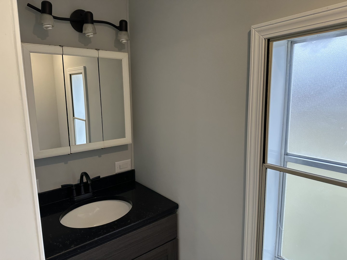 2464 E 29th Road #3, Seneca, IL 61360