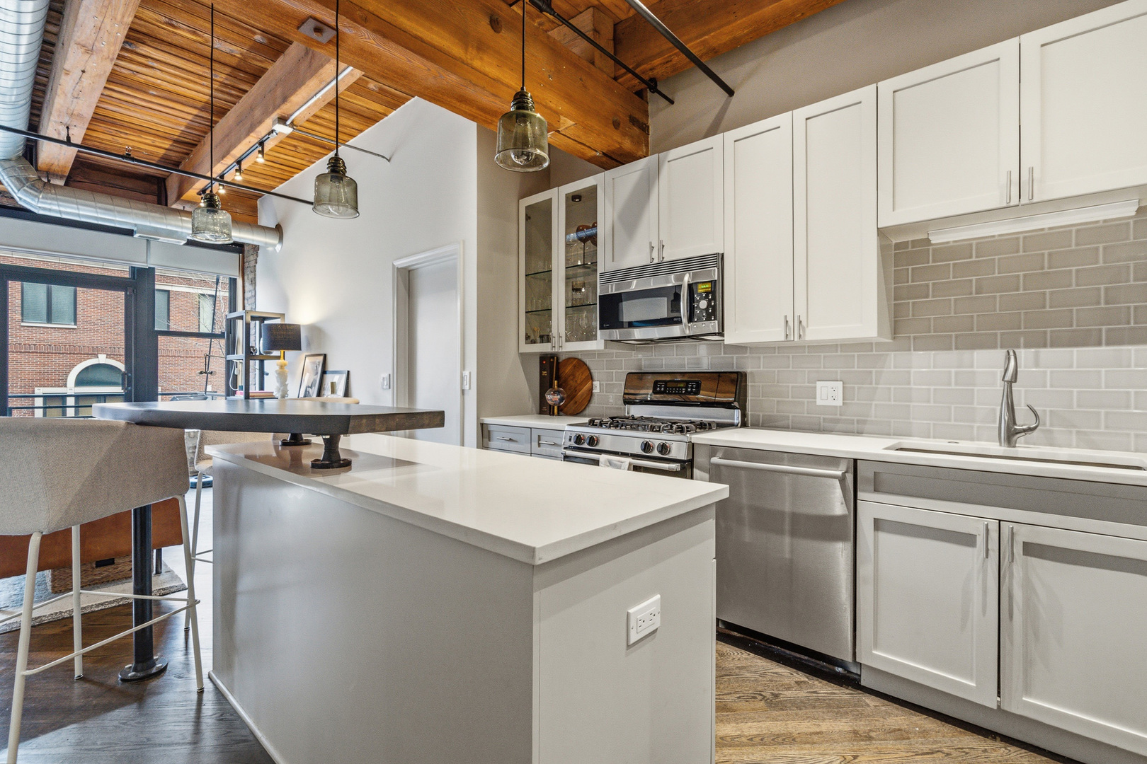 520 W Huron Street #211, Chicago, IL 60654