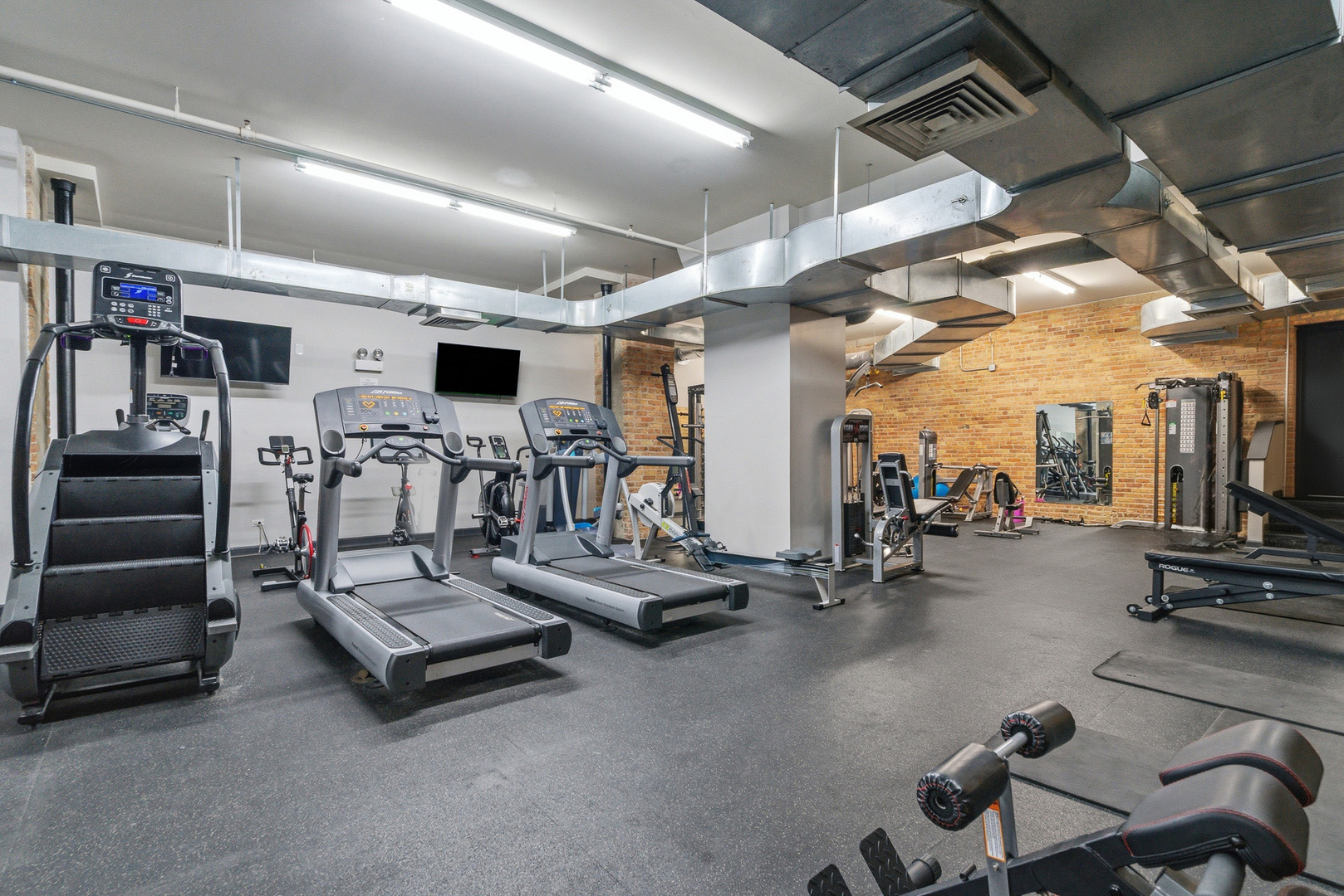 520 W Huron Street #211, Chicago, IL 60654