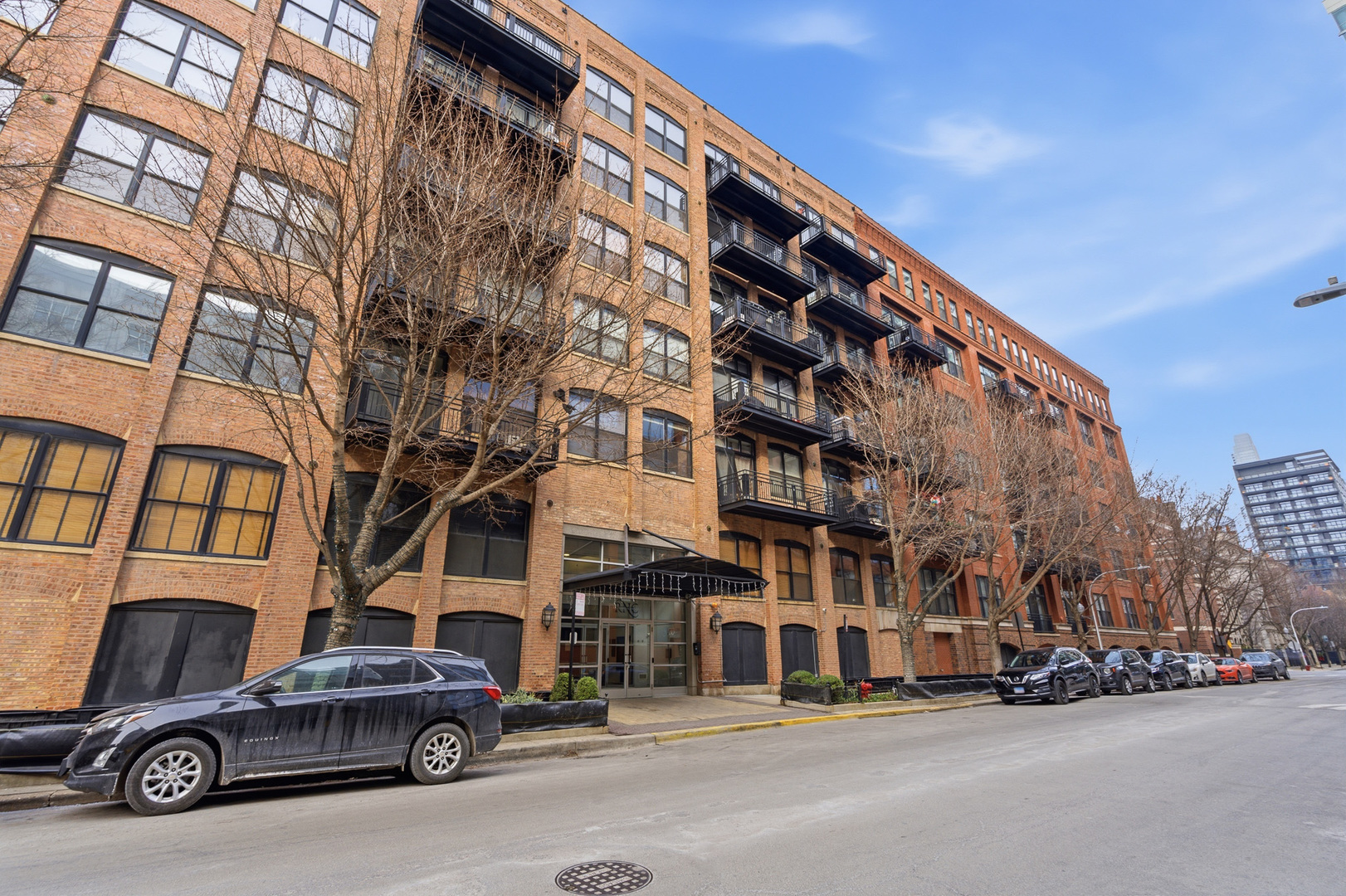 520 W Huron Street #211, Chicago, IL 60654