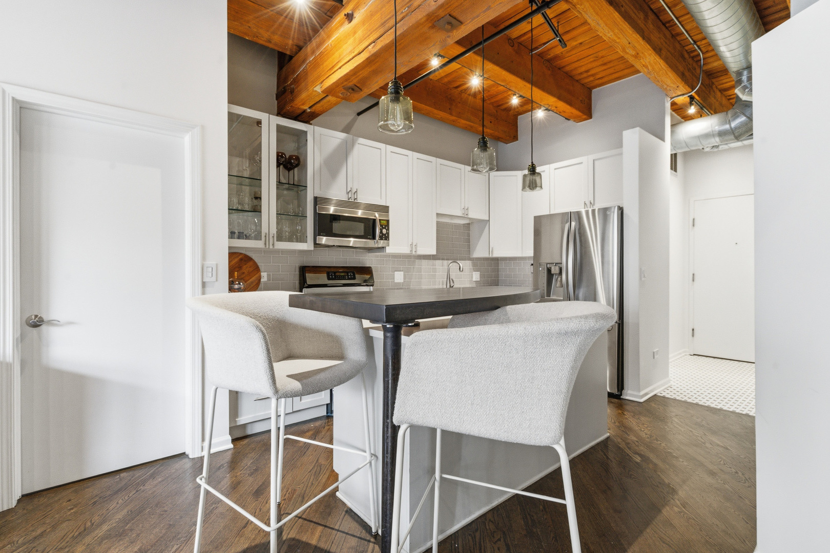 520 W Huron Street #211, Chicago, IL 60654