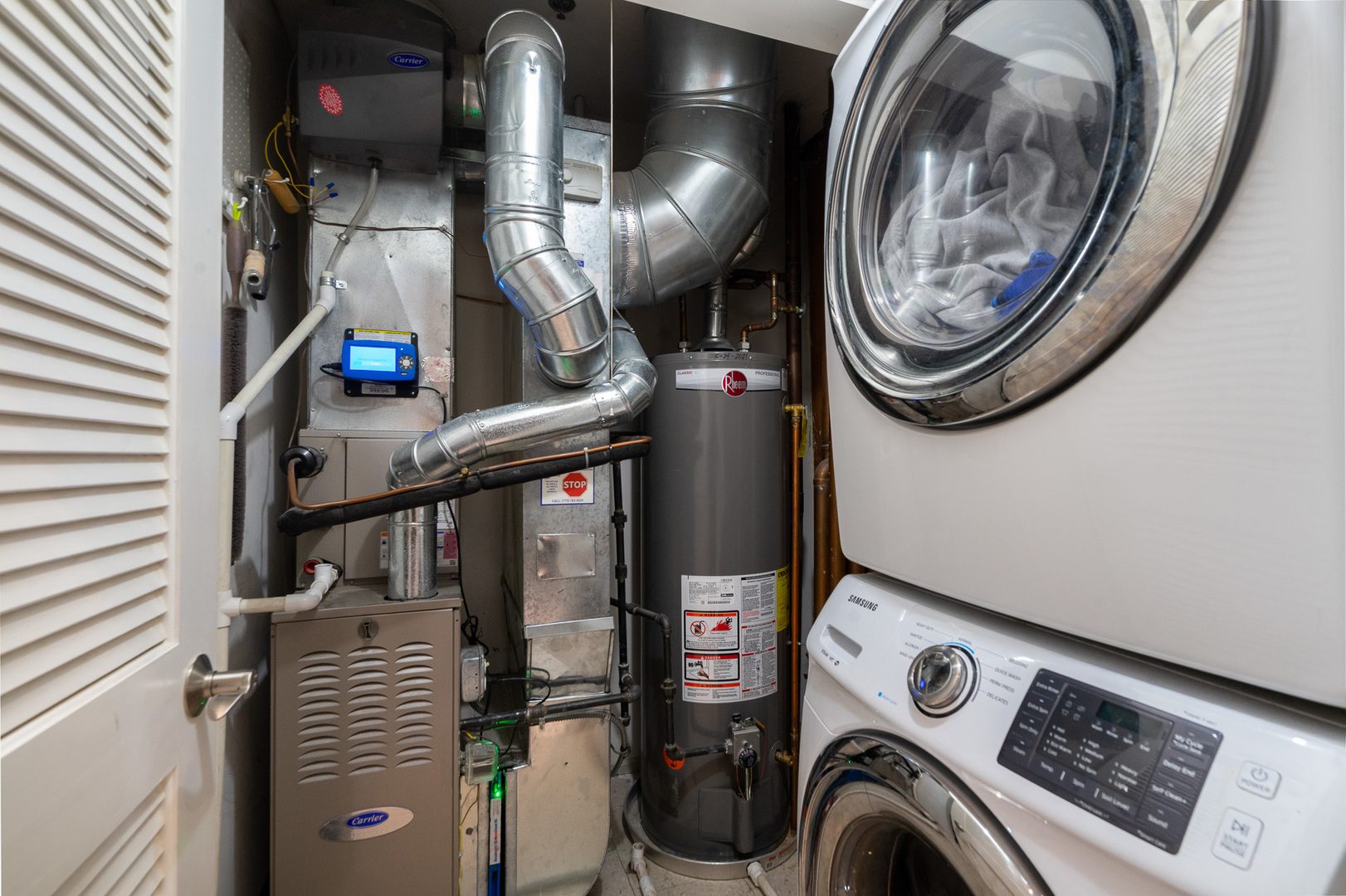 520 W Huron Street #211, Chicago, IL 60654