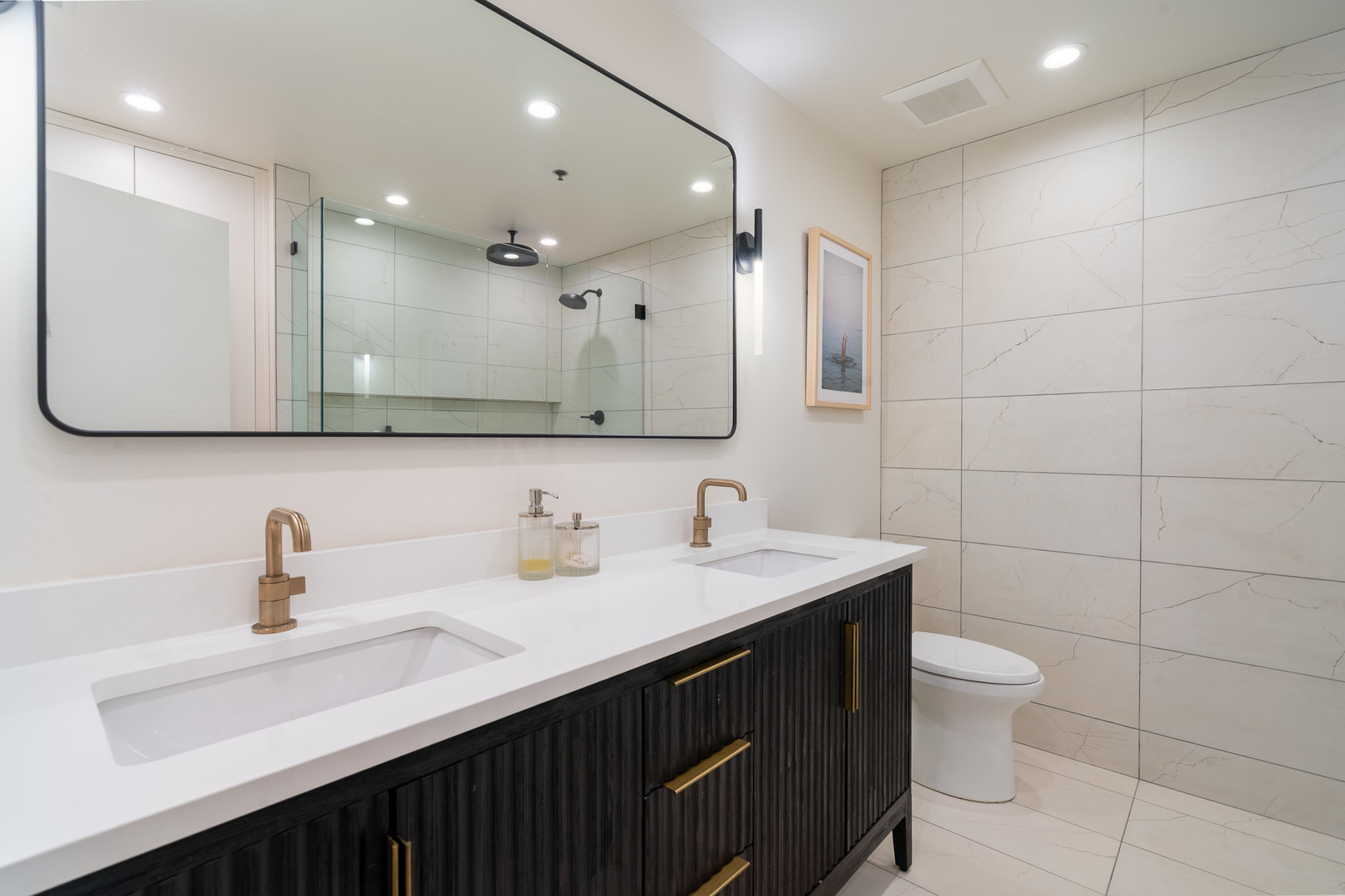 520 W Huron Street #211, Chicago, IL 60654