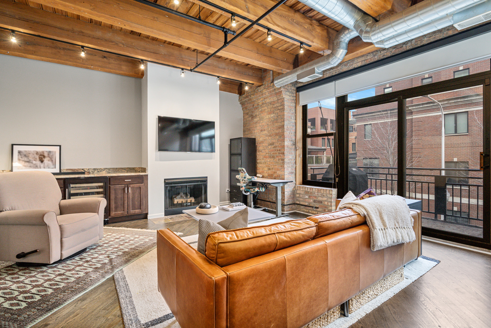 520 W Huron Street #211, Chicago, IL 60654