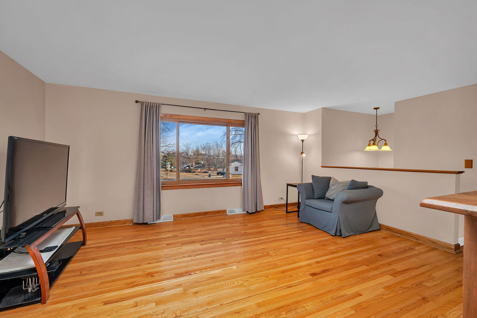 533 Hitchcock Avenue, Lisle, IL 60532