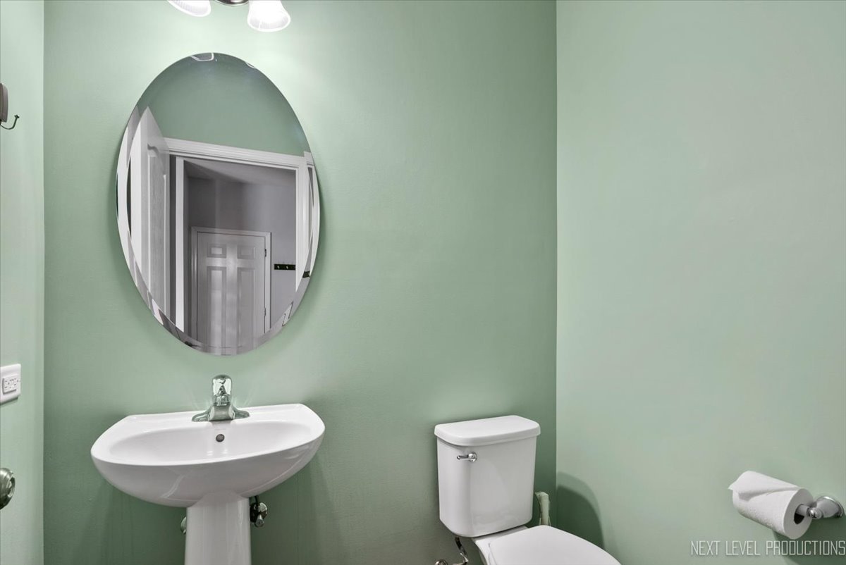 5734 OAK RIDGE Way, Lisle, IL 60532