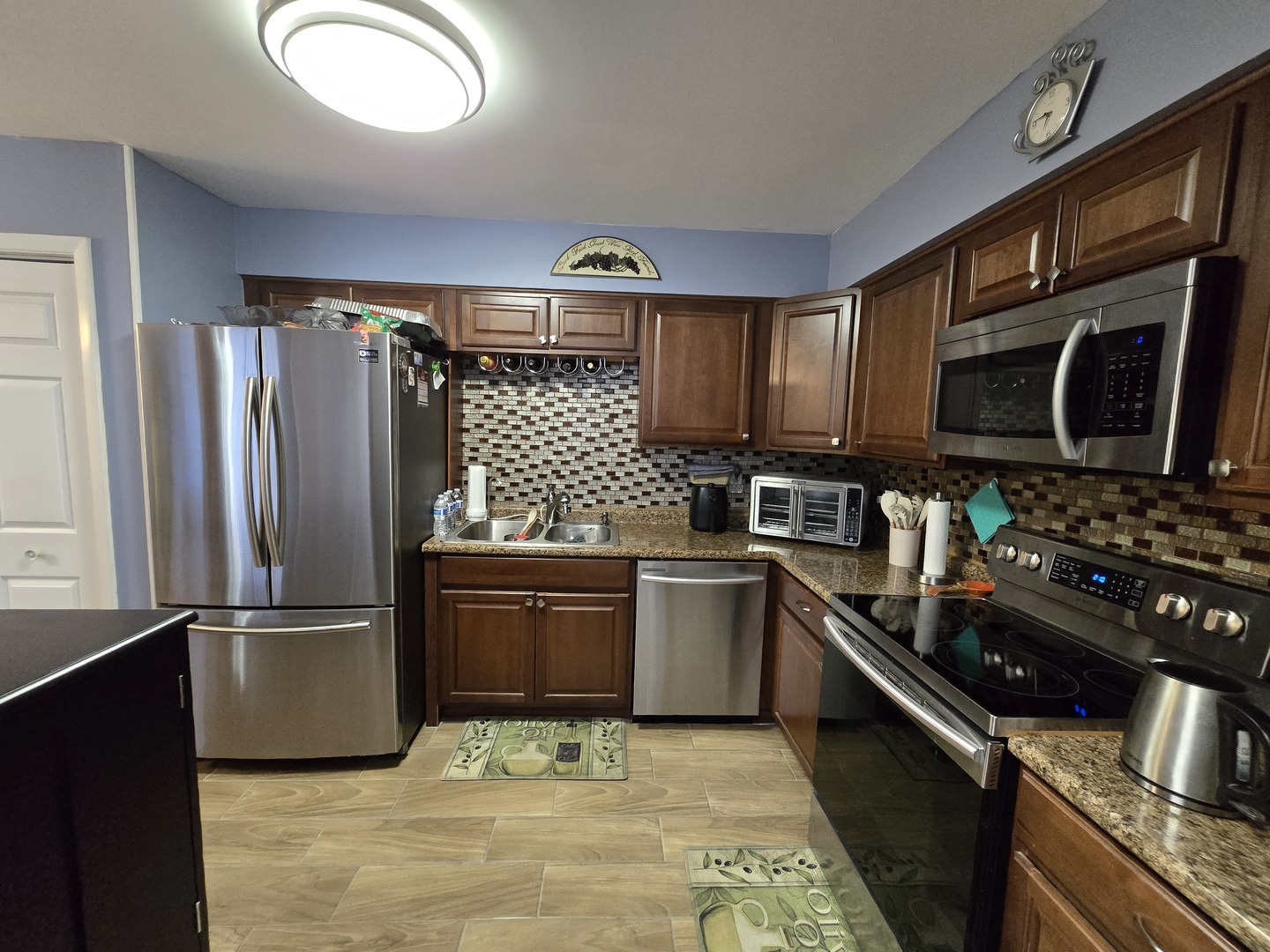 161 W ELK Trail #263, Carol Stream, IL 60188