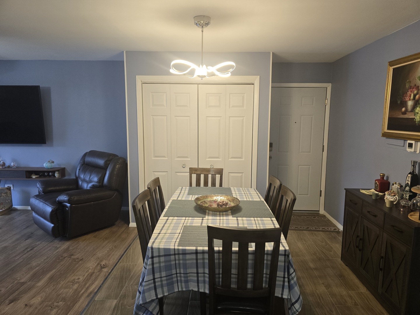 161 W ELK Trail #263, Carol Stream, IL 60188