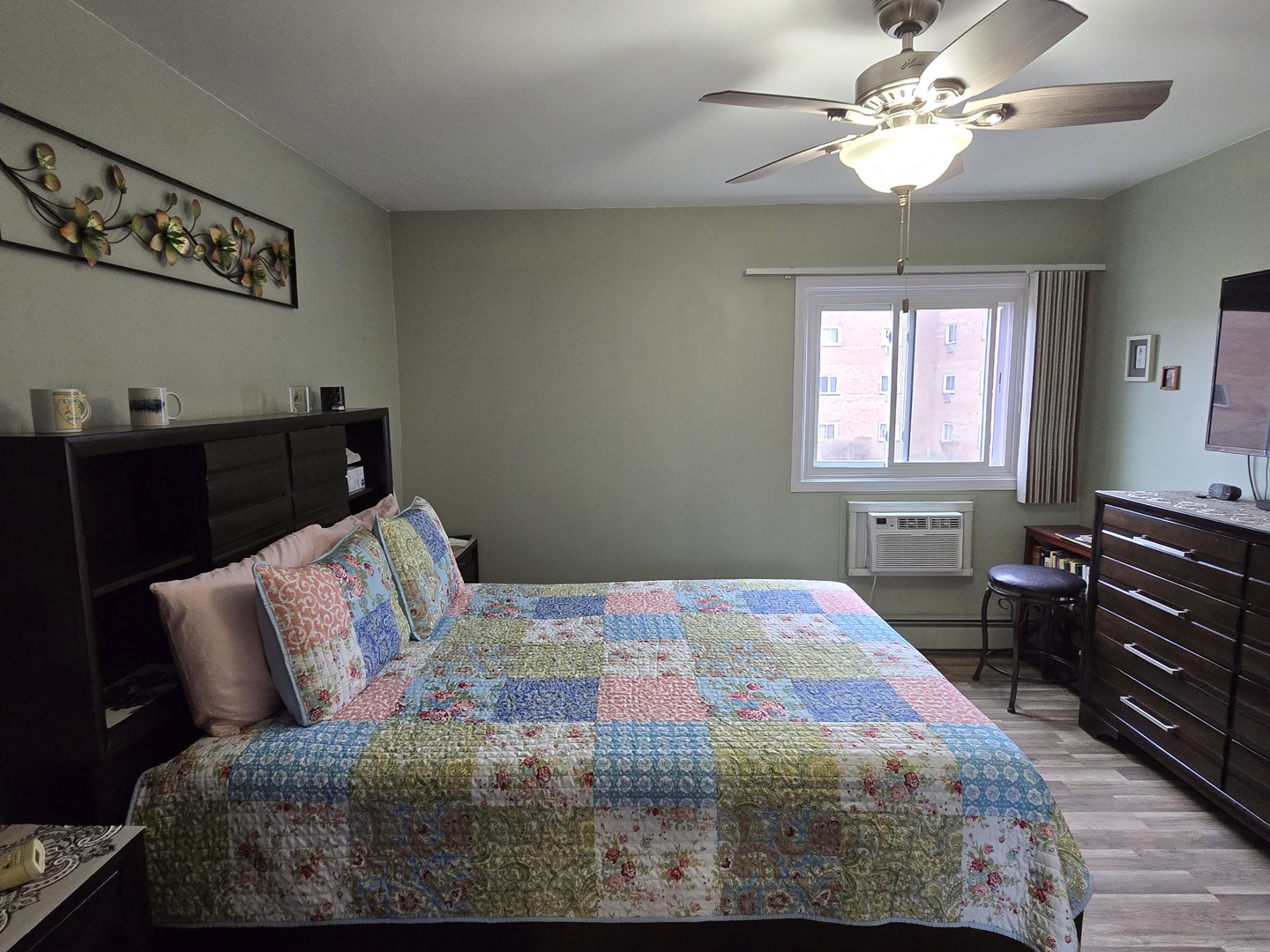 161 W ELK Trail #263, Carol Stream, IL 60188