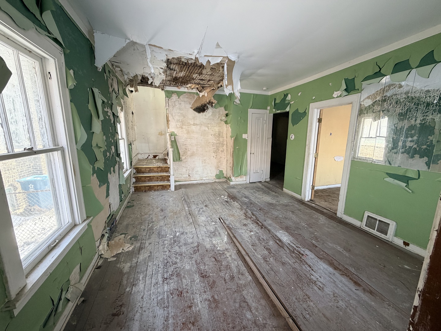 423 157th Street, Calumet City, IL 60409