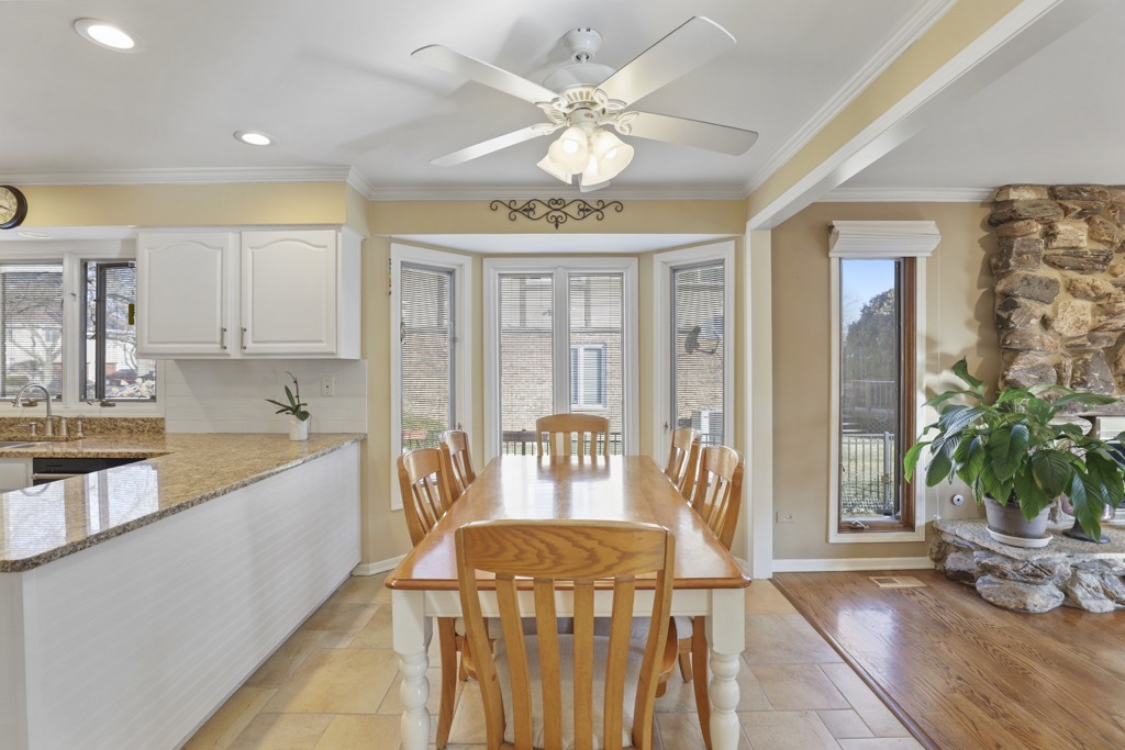 1227 N Ashley Lane, Addison, IL 60101