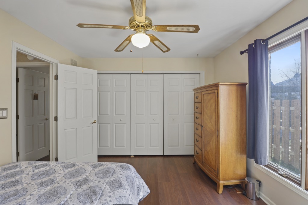 1227 N Ashley Lane, Addison, IL 60101