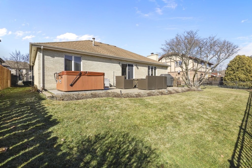 1227 N Ashley Lane, Addison, IL 60101