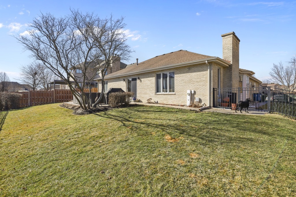 1227 N Ashley Lane, Addison, IL 60101