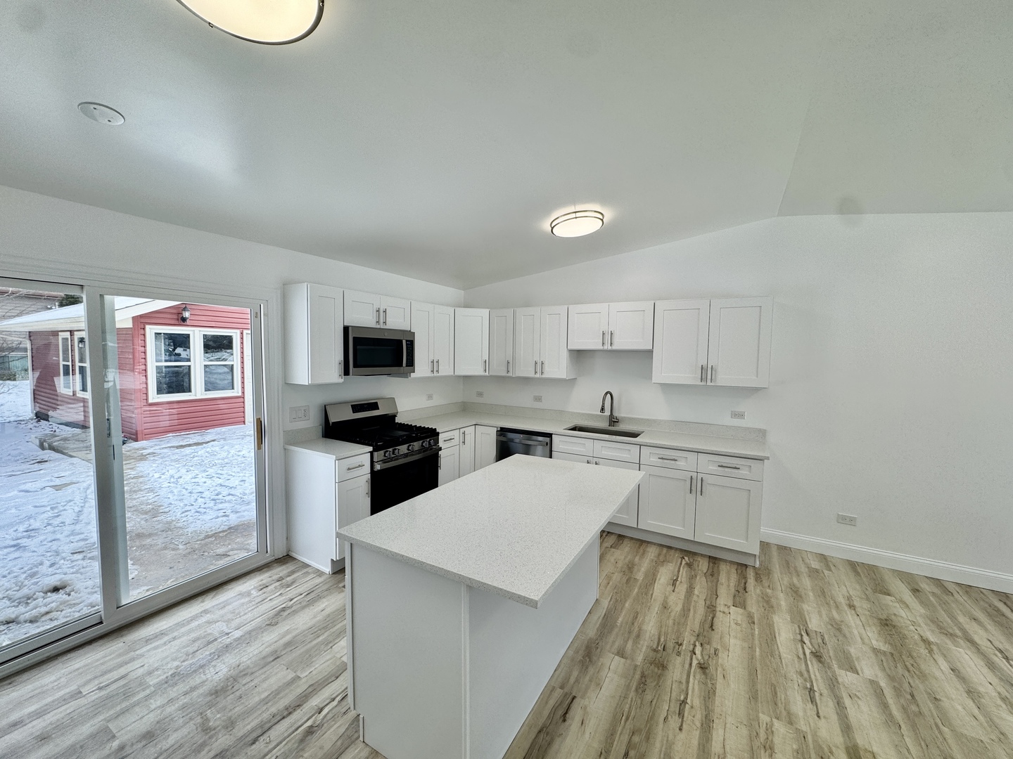 763 Cambridge Avenue, Matteson, IL 60443