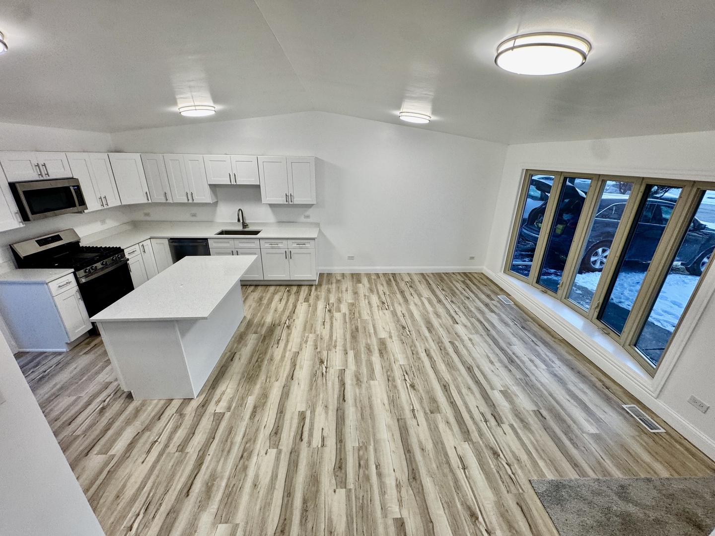 763 Cambridge Avenue, Matteson, IL 60443