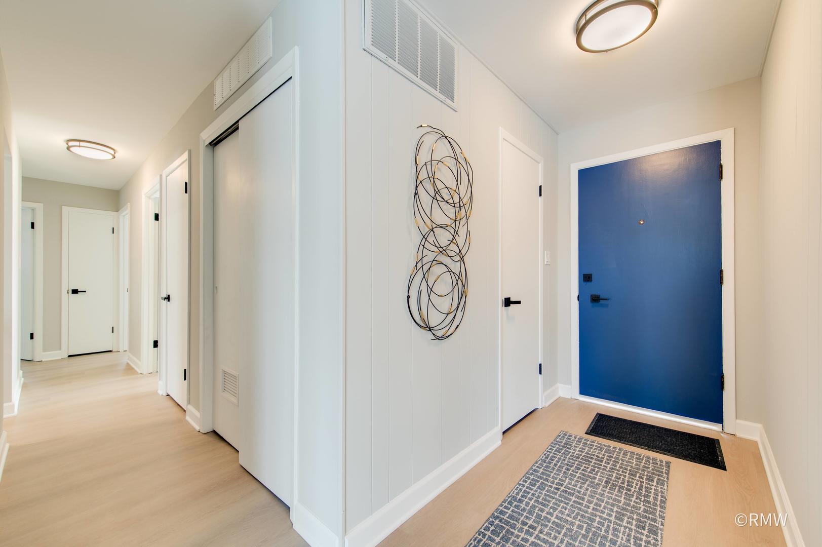 502 Oakton Street, Elk Grove Village, IL 60007