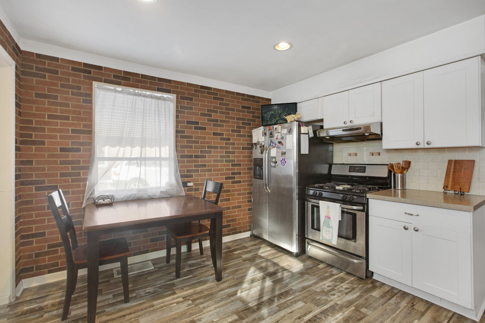 2705 Park Street, Rolling Meadows, IL 60008