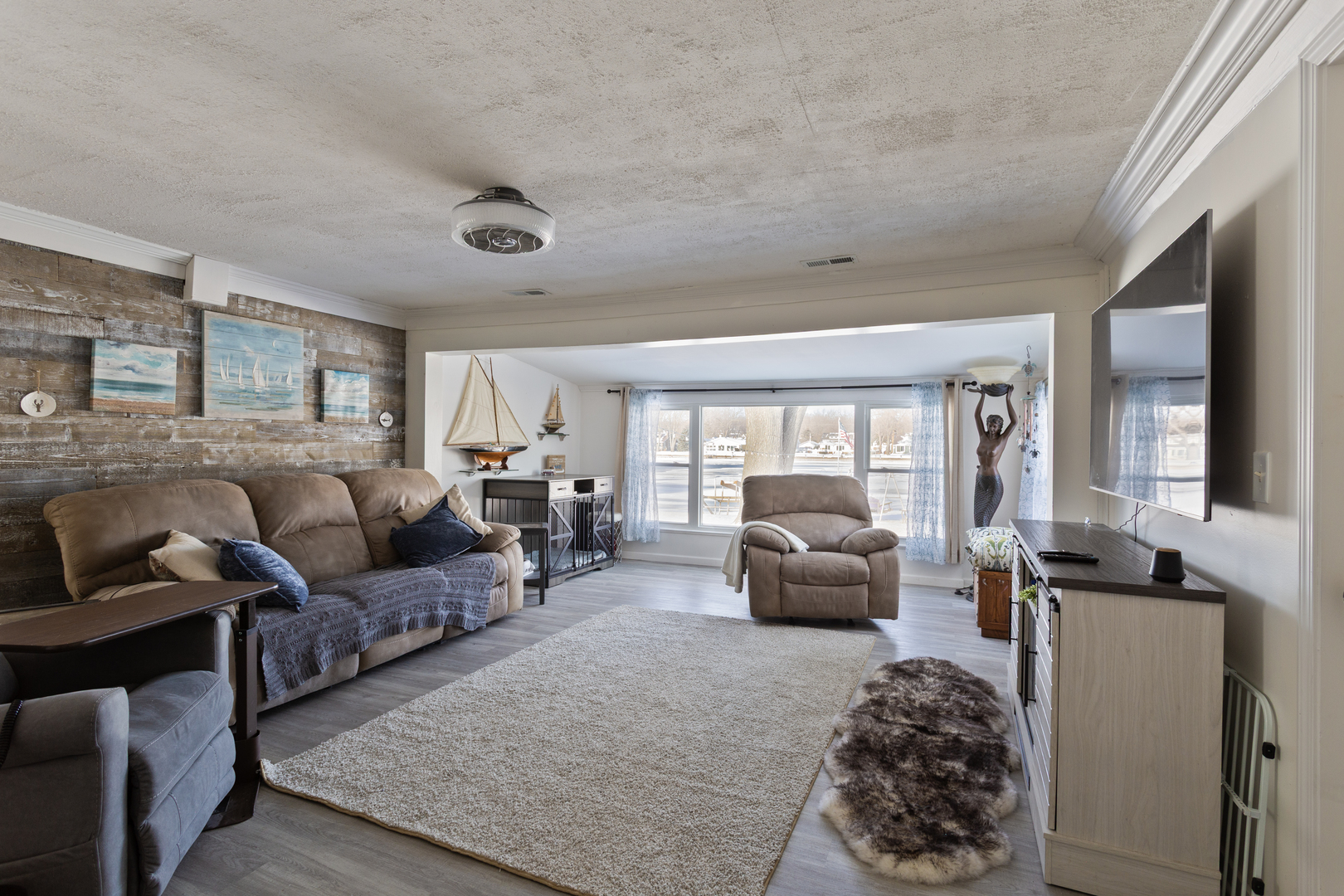 1304 River Terrace Drive, Johnsburg, IL 60051