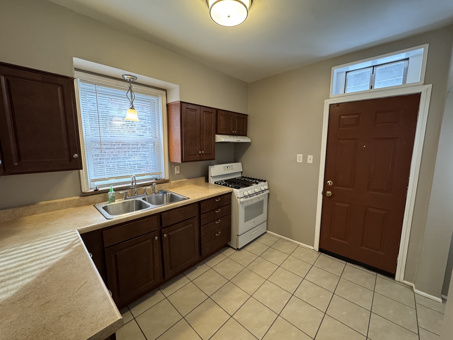 6840 S Champlain Avenue #2, Chicago, IL 60637