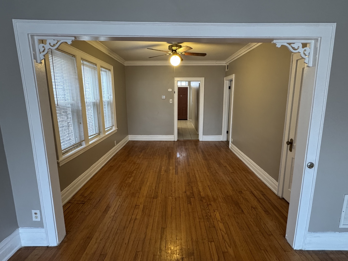 6840 S Champlain Avenue #2, Chicago, IL 60637