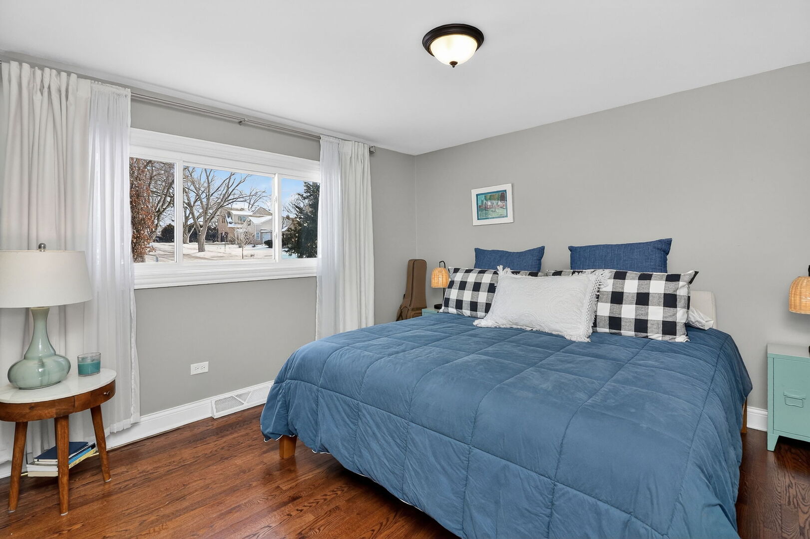 404 Lawrence Avenue, Glen Ellyn, IL 60137