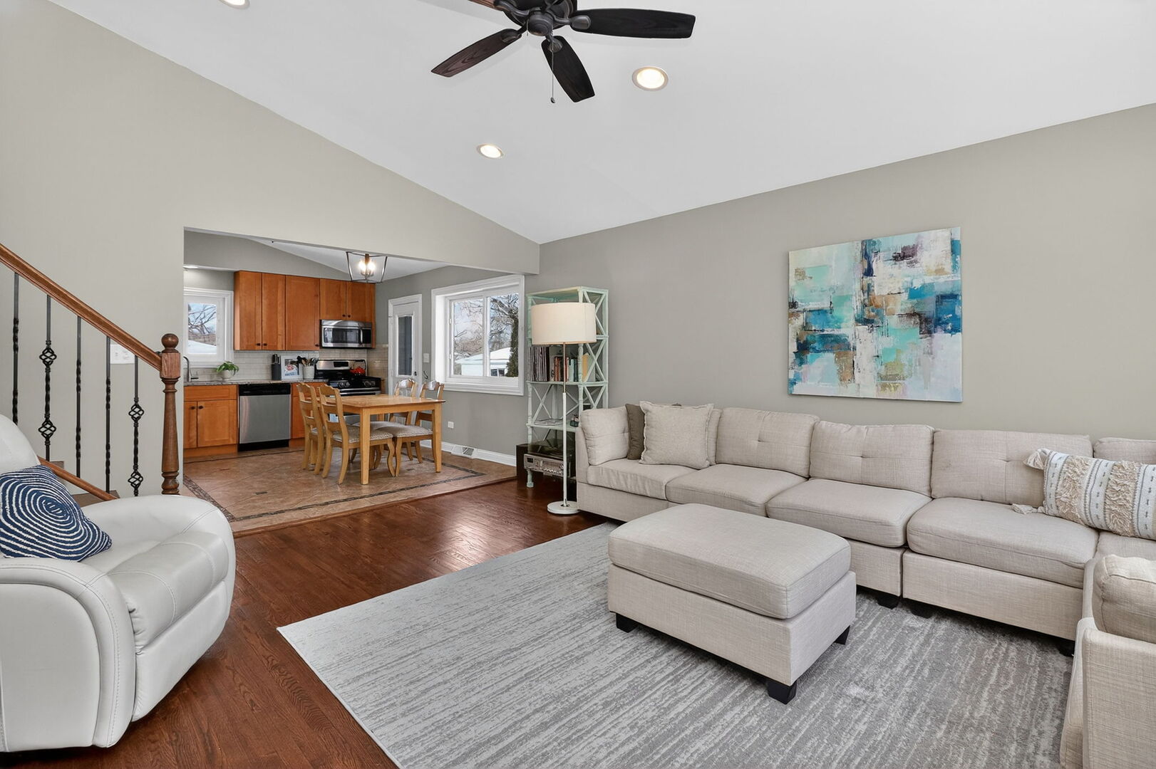 404 Lawrence Avenue, Glen Ellyn, IL 60137