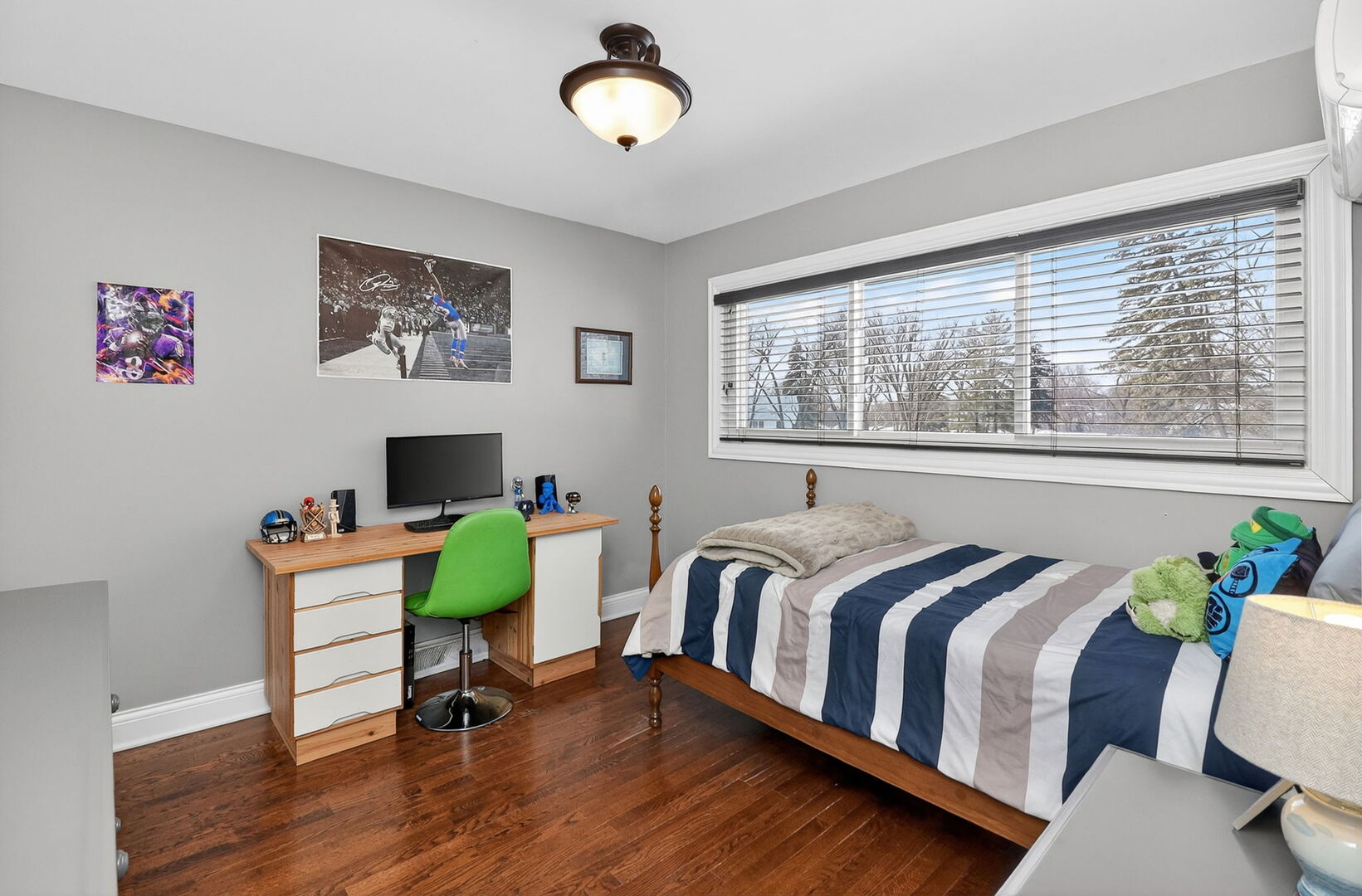 404 Lawrence Avenue, Glen Ellyn, IL 60137