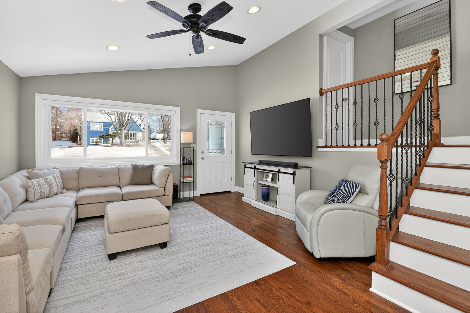 404 Lawrence Avenue, Glen Ellyn, IL 60137