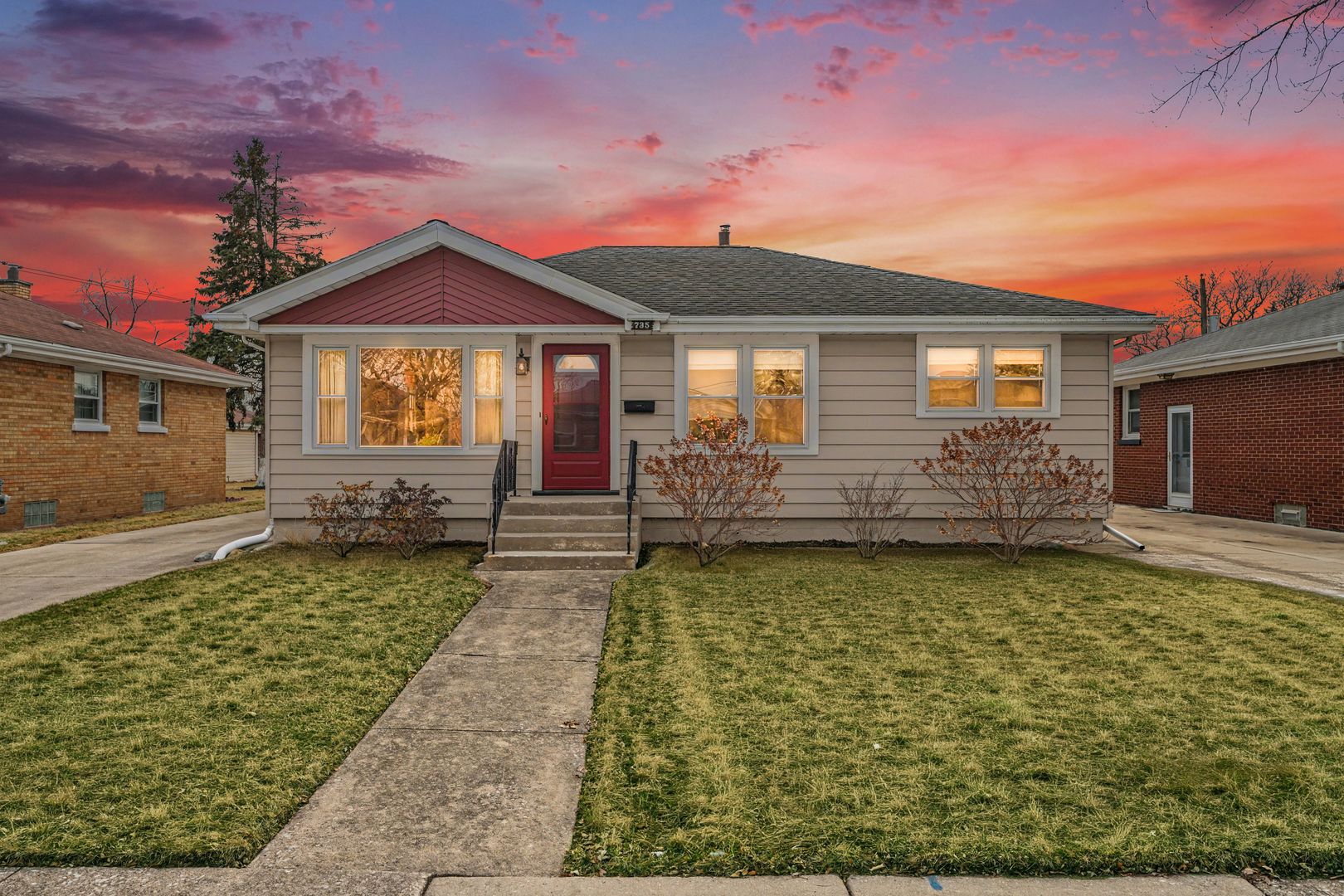 735 E 163rd Street, South Holland, IL 60473